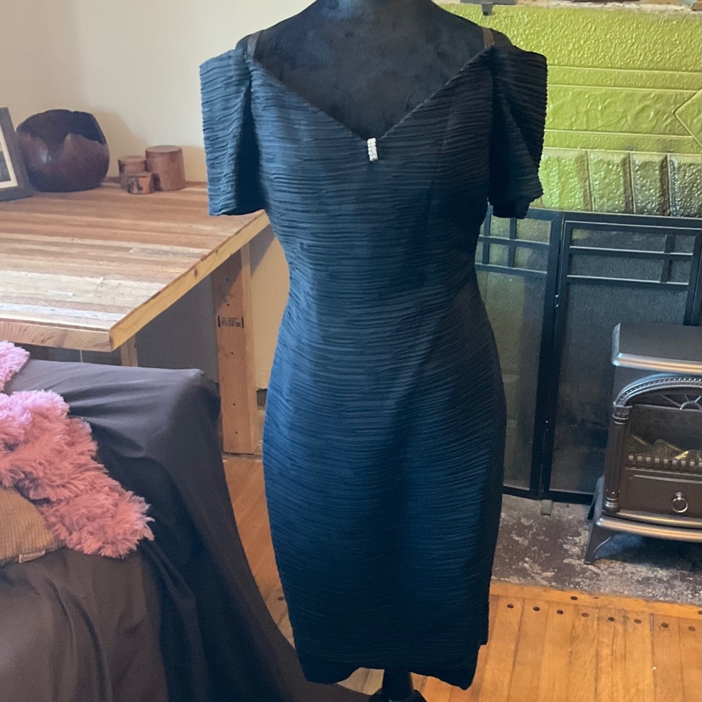 Glamorous Black Crepe 80’s Off-Shoulder Sheath - size Small/Medium